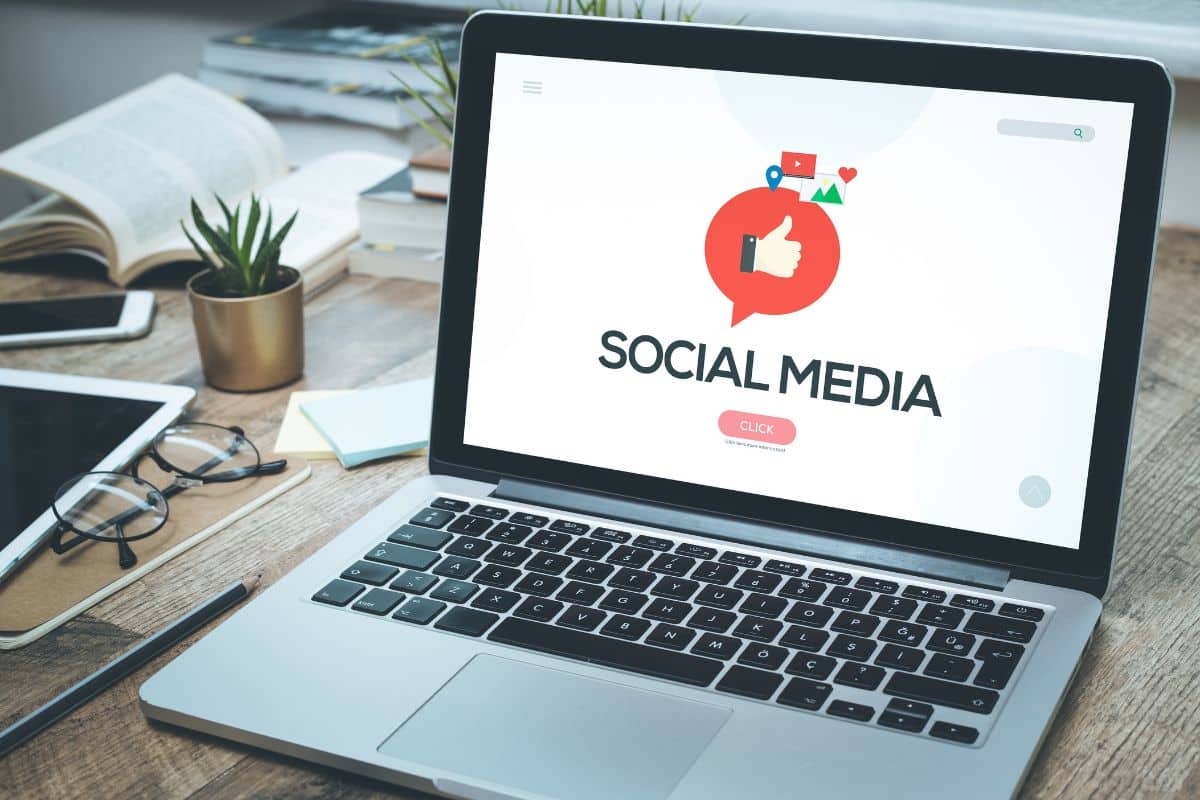 Offre Accompagnement Pro Réseaux Sociaux (social media)
